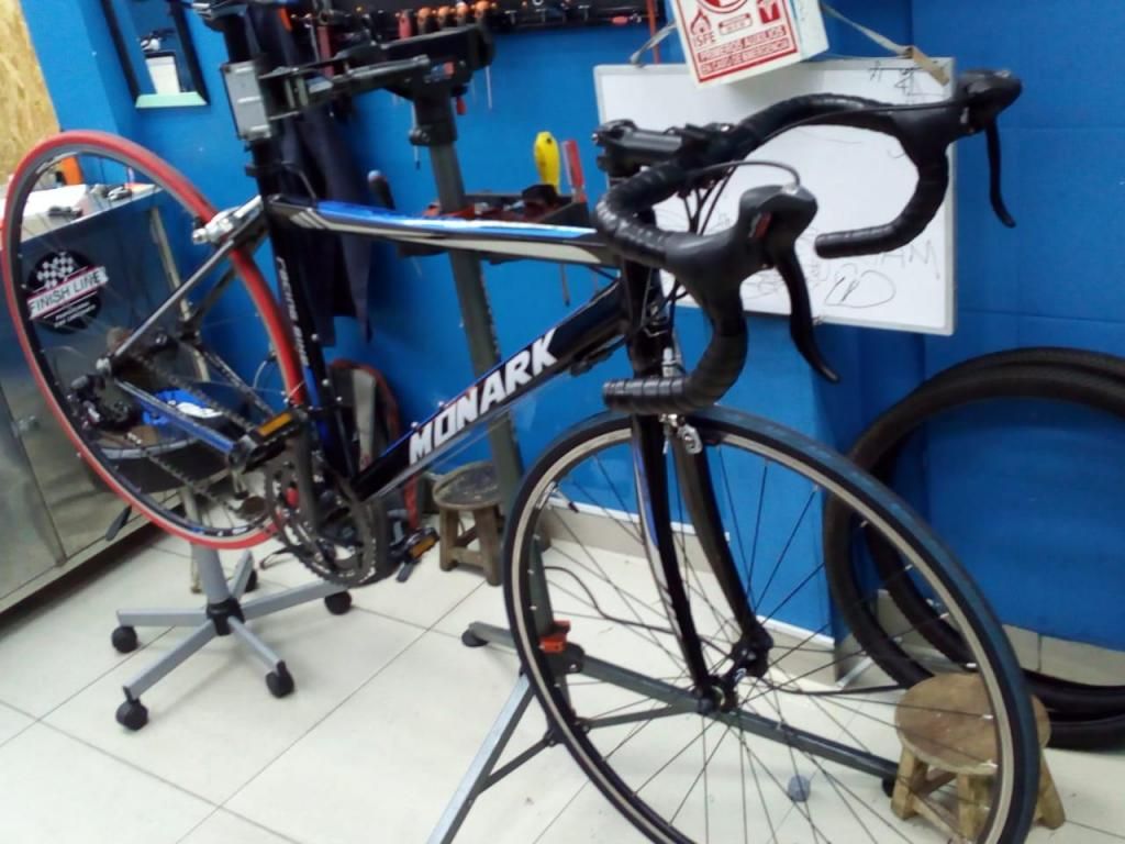 Bicicleta Monark-speeder-aro 700c -negro Azul con llanta