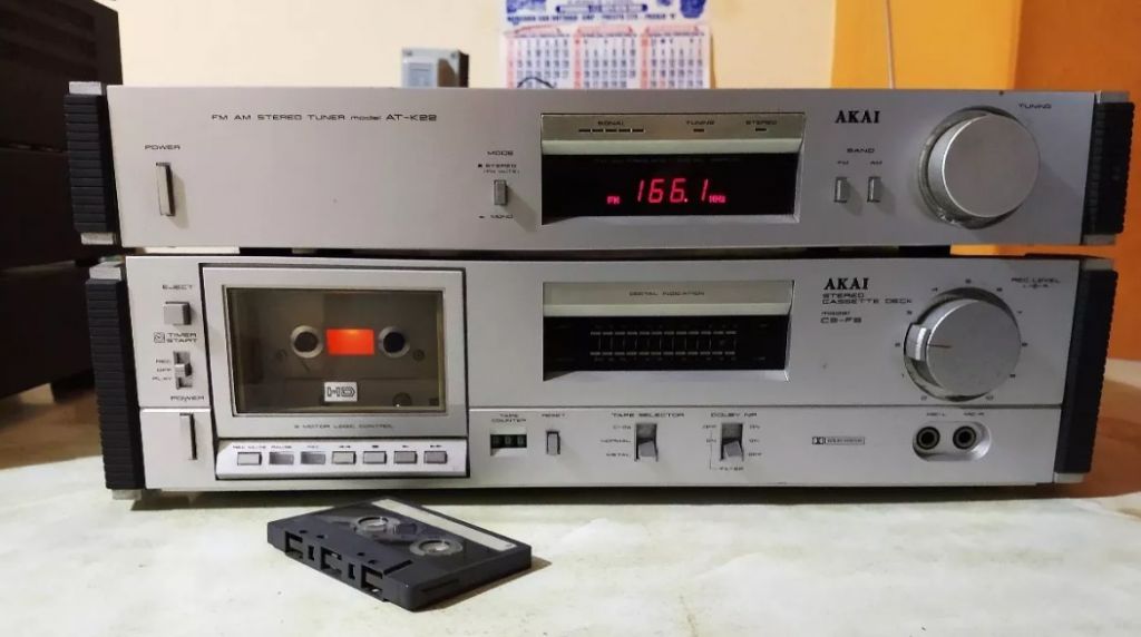 Stereo Fm/am Tuner At-k22, Cassette Cs-f9 Akai, Technics
