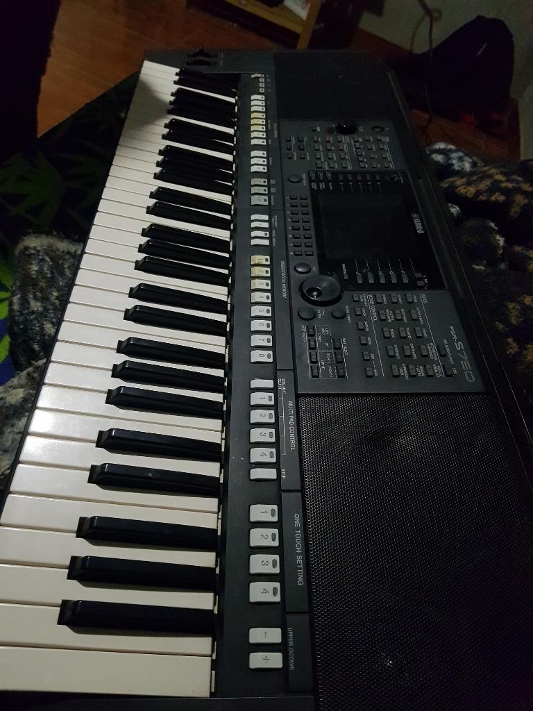 Teclado Electronico Yamaha 750