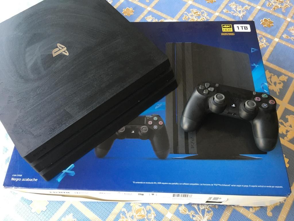 Vendo ps4 pro 1 TB