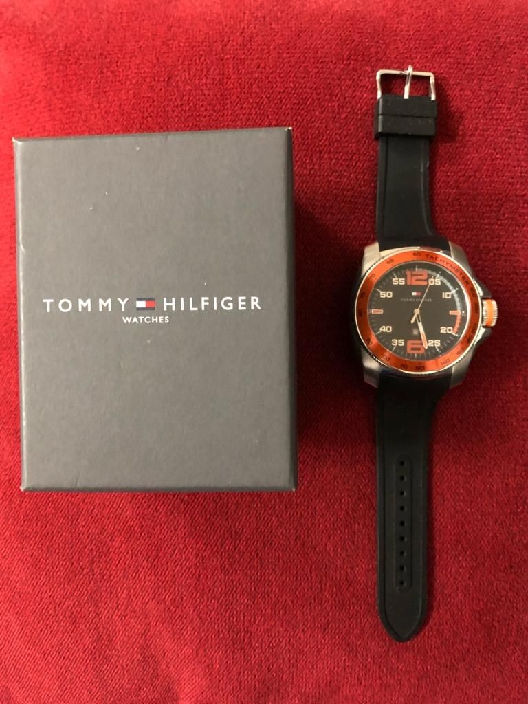 Reloj Tommy Hilfiger Correa de Caucho de gran diseño