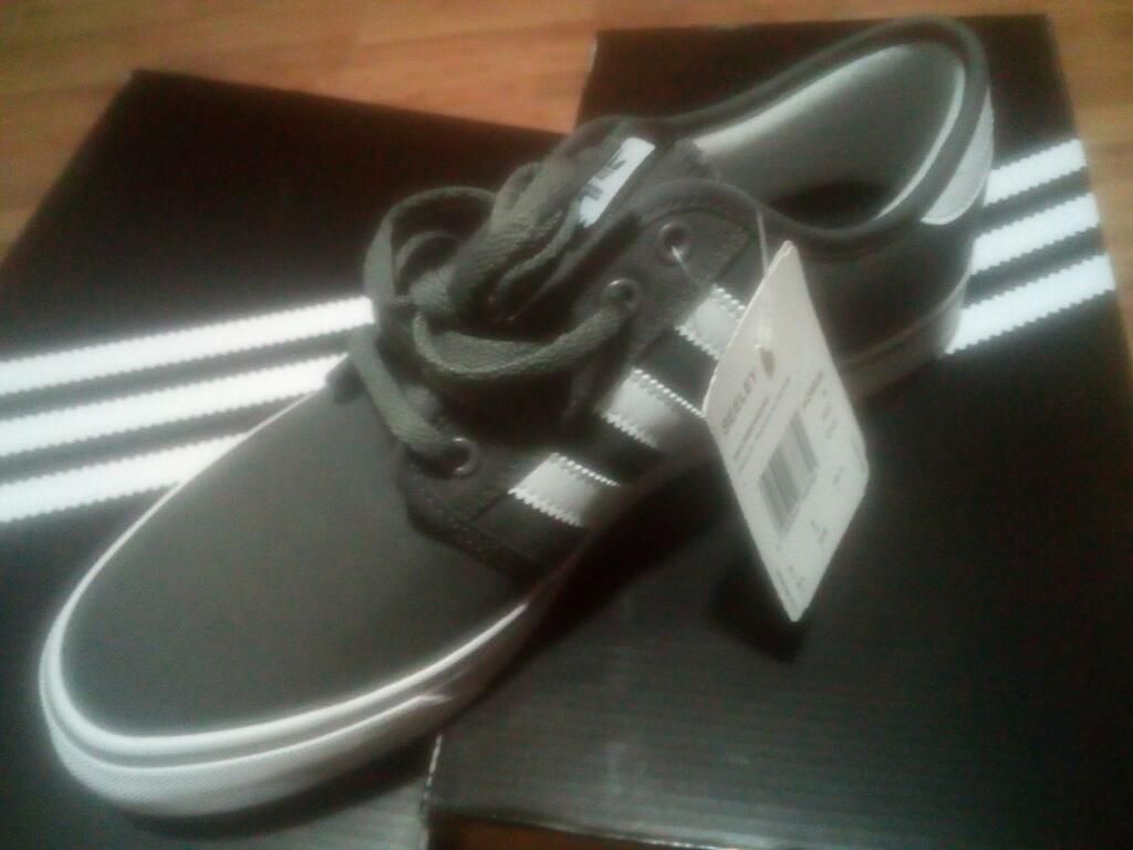 Zapatilla Adidas Seenley