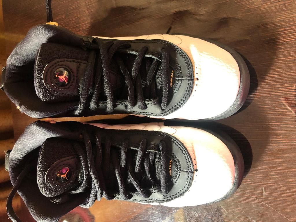 Zapatillas negra con blanco Jordan original