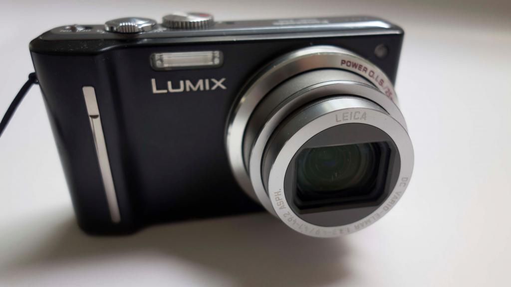 Camara Lumix de Panasonic modelo DMC-ZS5
