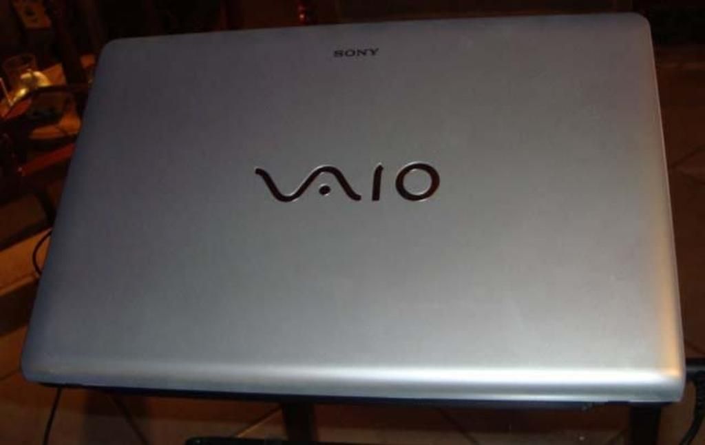 Laptop Sony Vaio Core I5 con Detalle