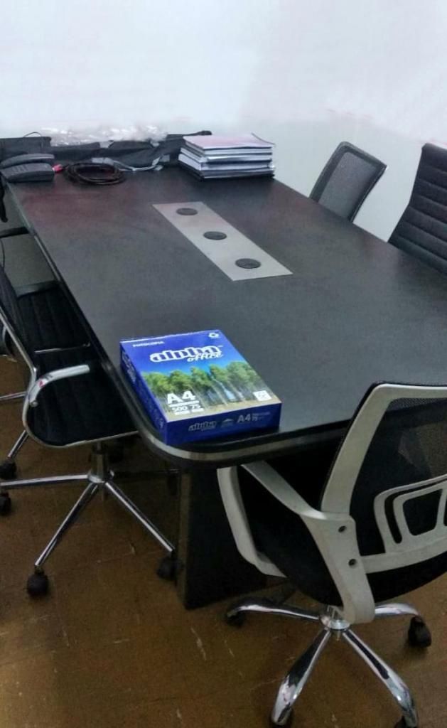 Mesa para Oficina (solo mesa, sin sillas)