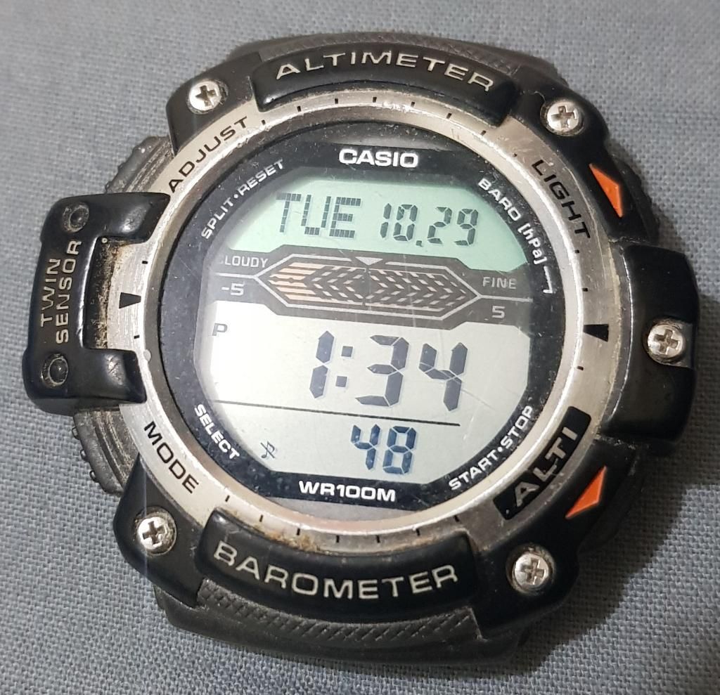 Reloj Casio con Altimetro Y Varometro