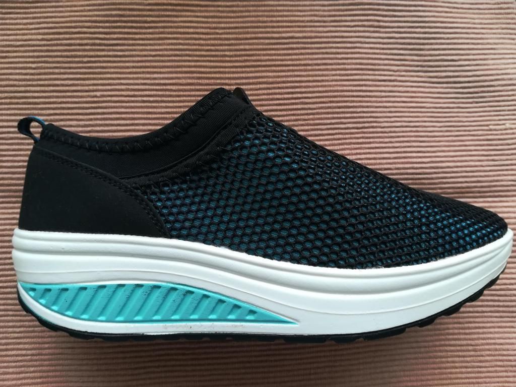 zapatillas con plataforma Skechers