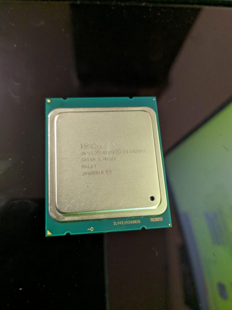 Procesador Intel Xeon E v2