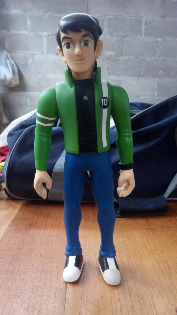 Ben 10 de Fuerza Alienigena de 35 Cm