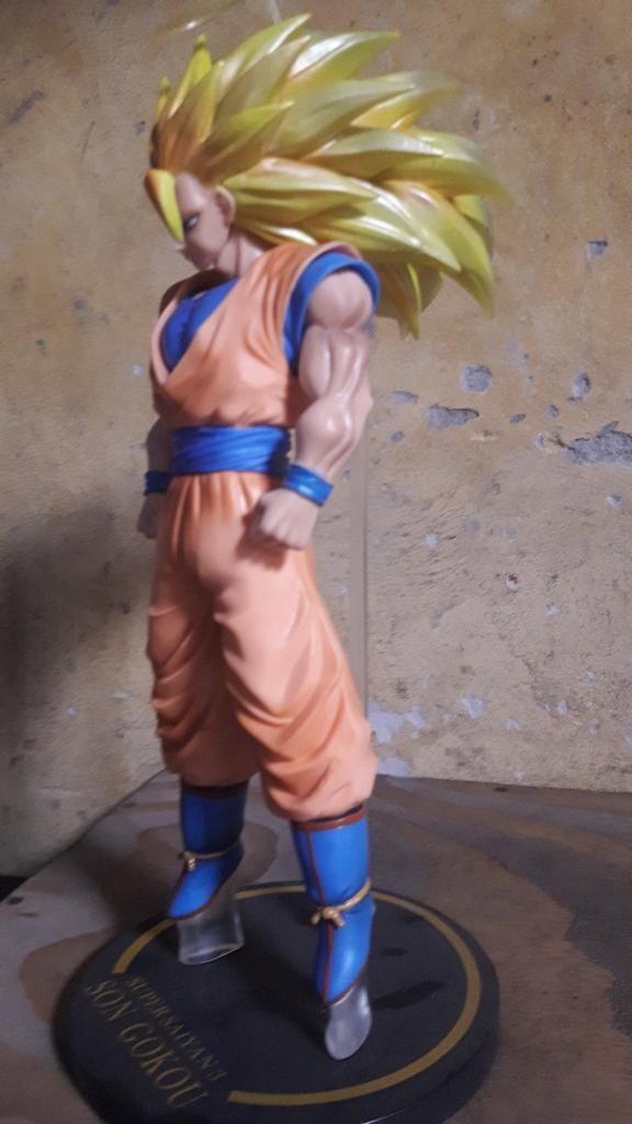 Goku Super Saiya 3 Mide 30 Cm