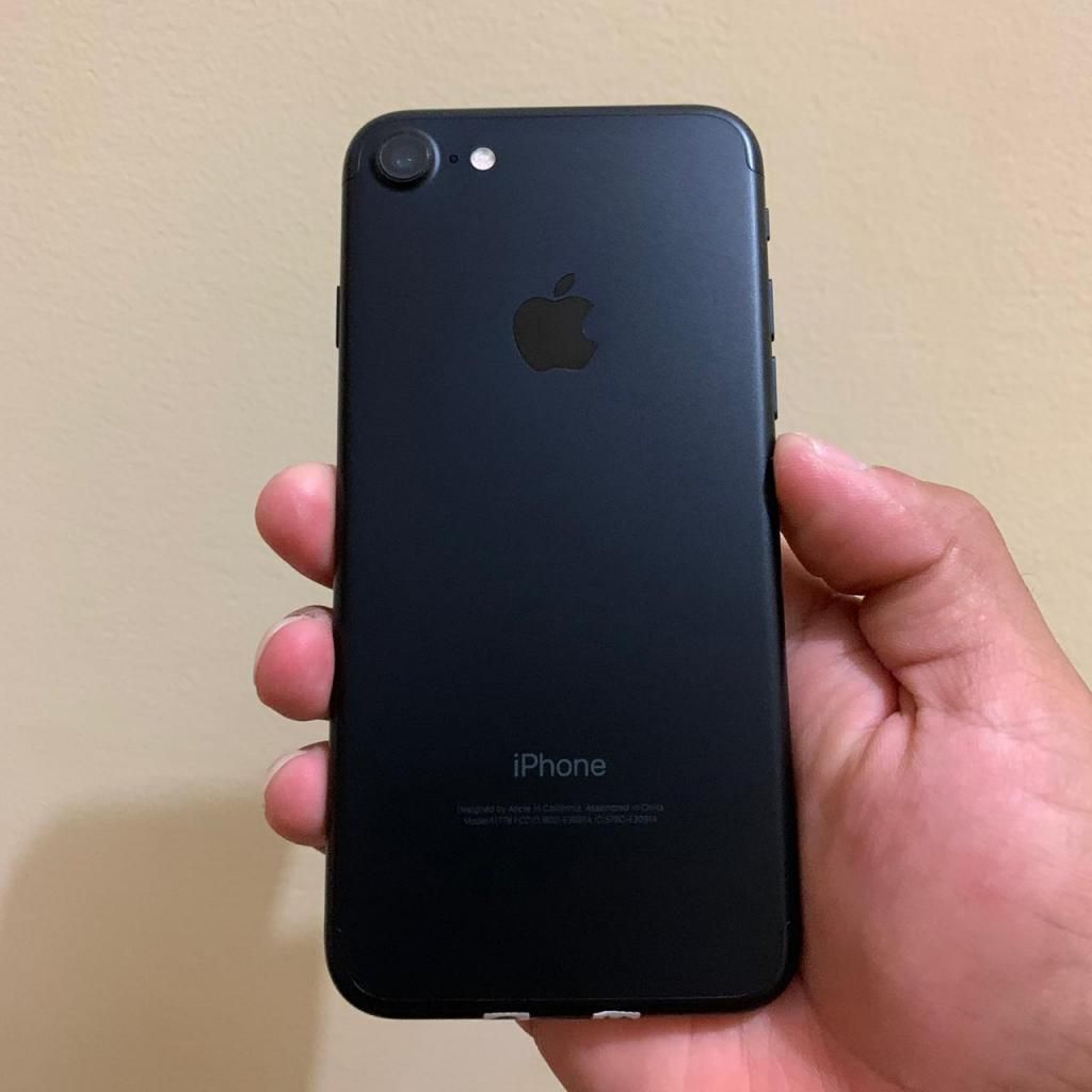 iPhone 7 32 Gb (Dorado y Negro)