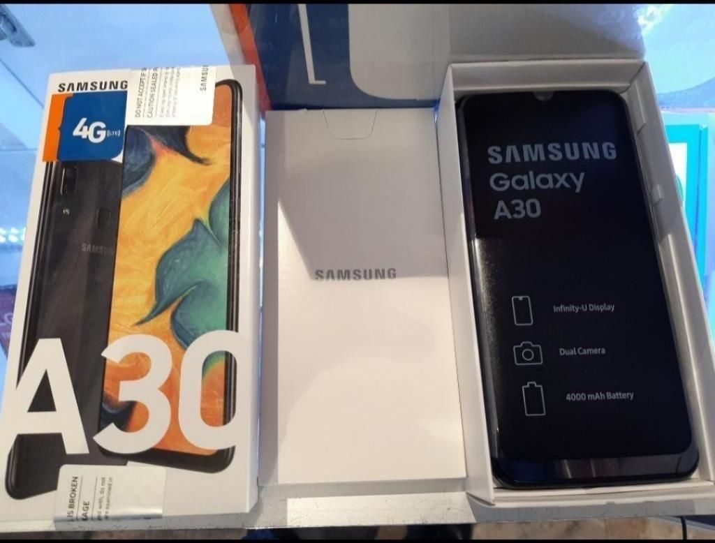 Samsung A30 en Caja Accesorios