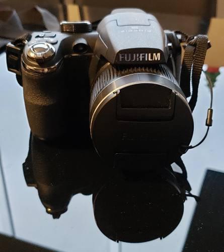 Cámara Semiprofesional Fujifilm Finepix S3200