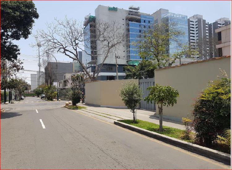 En Esquina Av Libertadores 400 m² Vendo Terreno