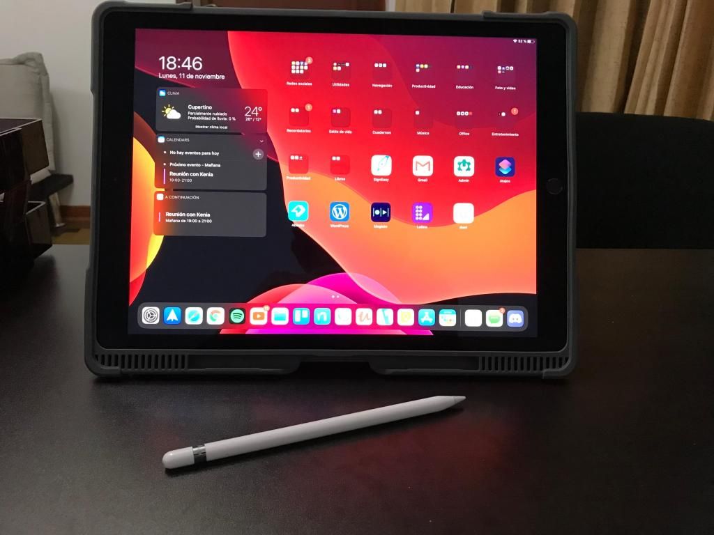 iPad Pro 12.9 con Case y Apple Pencil 10 de 10 Excelente