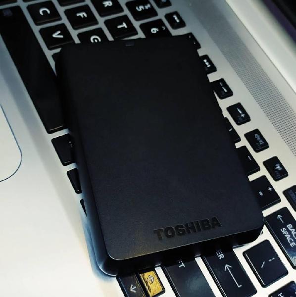 Disco duro Toshiba 1TB. Con cable USB 3.