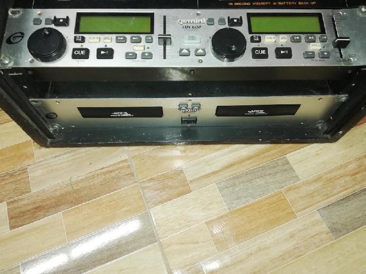 Reproductor De Cd doble Compactera Gemini Cdx 602 S/.