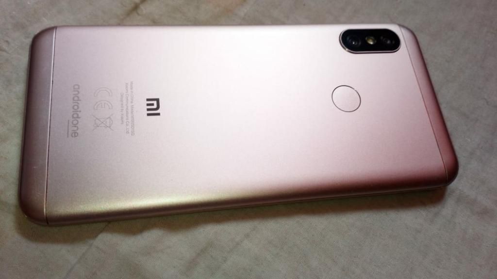 Vendo O Cambio Xiaomi Mi A2 Lite 3gb 32