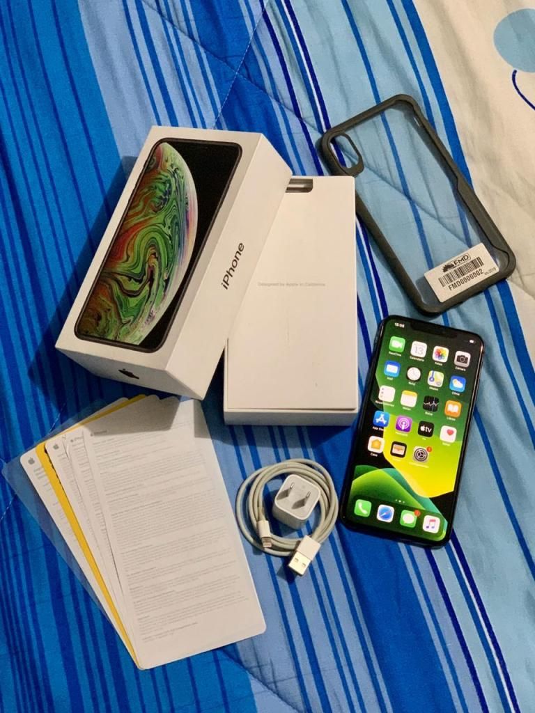 iPhone XS Max de 64GB Caja Cargador y Case Protector