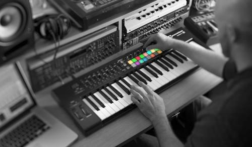 Teclado Controlador Novation Launchkey 49 Mk2 Nuevo En Box