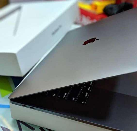 Apple macbook pro en Lima
