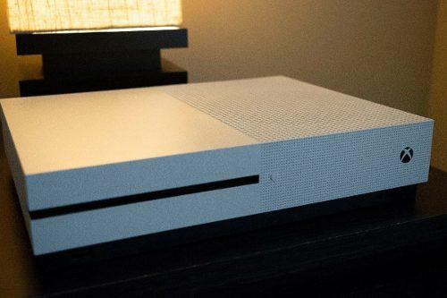 Remato Xbox One S 1tb En Efectivo S/950 - Surtienda