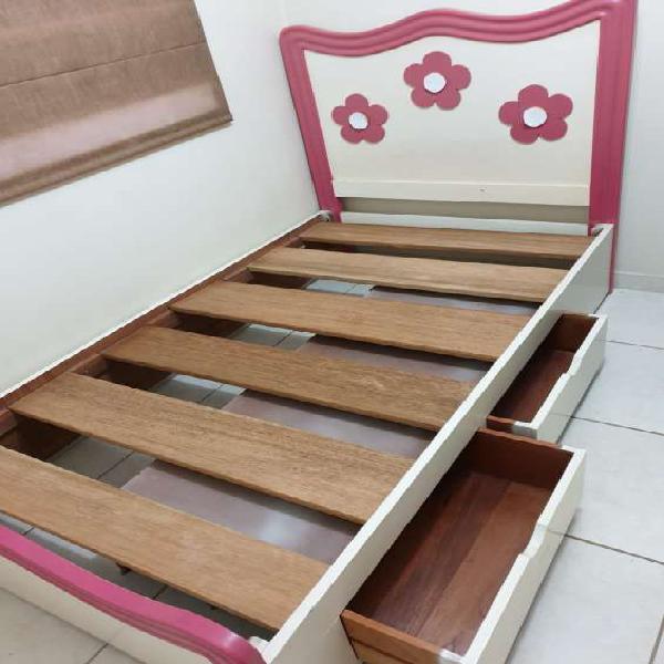 Vendo linda cama de madera cedro en Lima