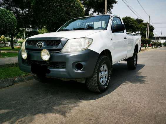 Toyota hilux cabina simple en Junín