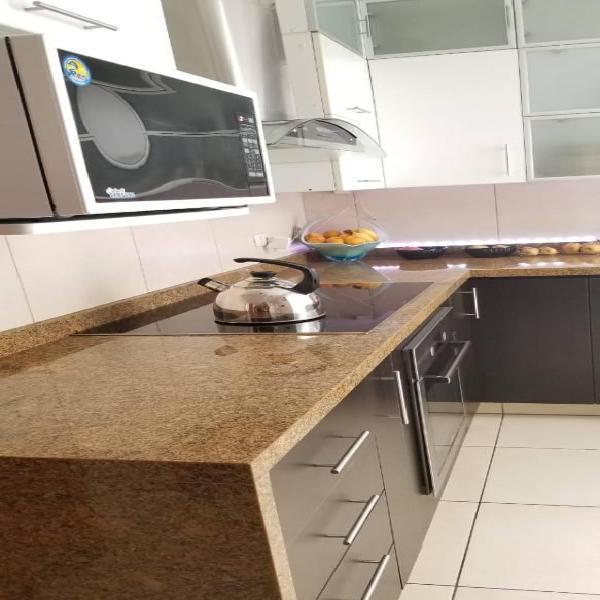 Vendo Moderno Departamento en Calle Muy Tranquila