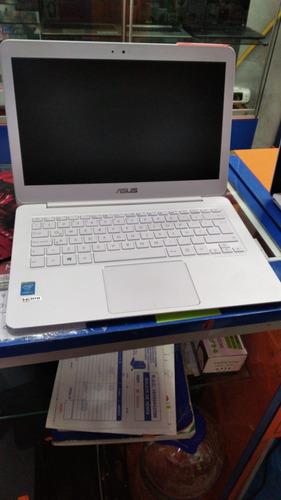 Laptop Asus Ux305fa