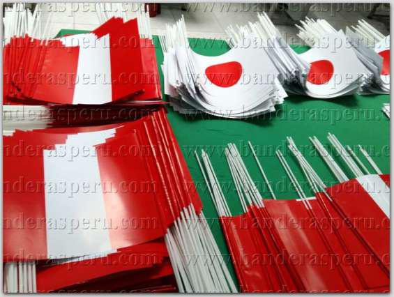 Banderas de papel al por mayor y menor en Lima