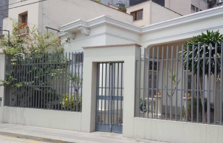 Alquilo Hermosa Casa en San Isidro Para Oficina