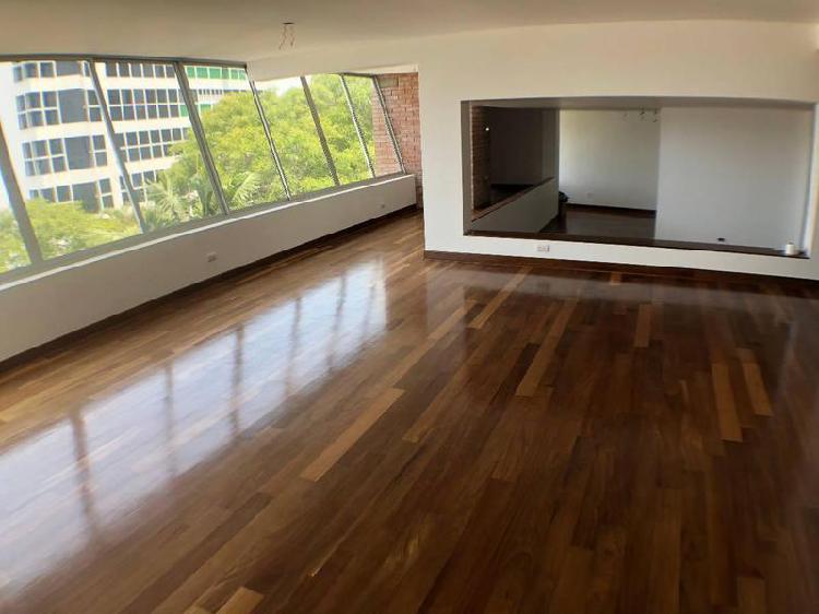 Miroquesada 223 m², Remodelado, 3 Dorm, 3 Estac. $415,000