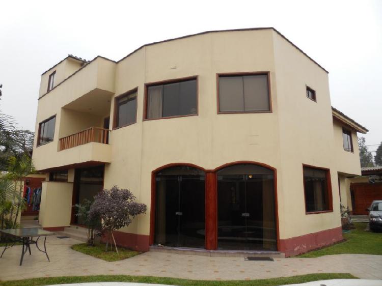 Casa de 556 m² - 4 Dorms - Piscina - Las Lagunas