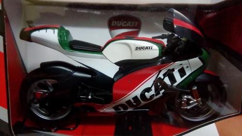 Moto Gp Ducati 1:6 (se Trae Otros Modelos A Pedido)