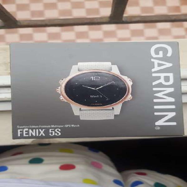 Garmin Fēnix 5S Sapphire Edition Premium GPS Watch