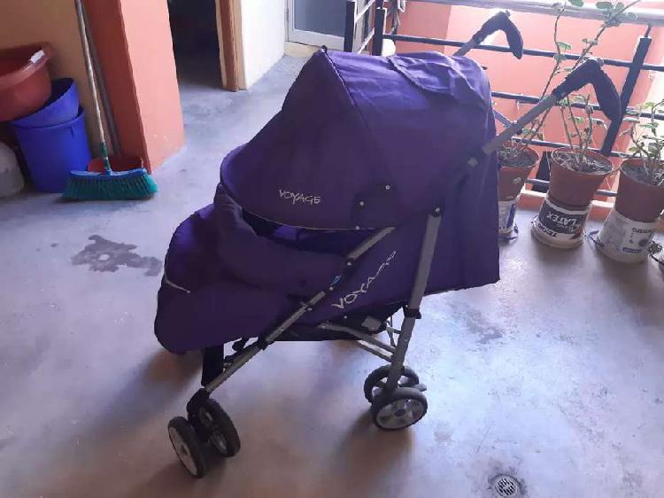 Vendo coche para bebe voyage