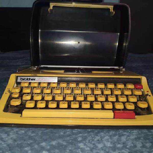Maquina de escribir Brother Deluxe 850TR
