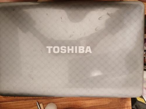 Laptop Toshiba Satelite L755