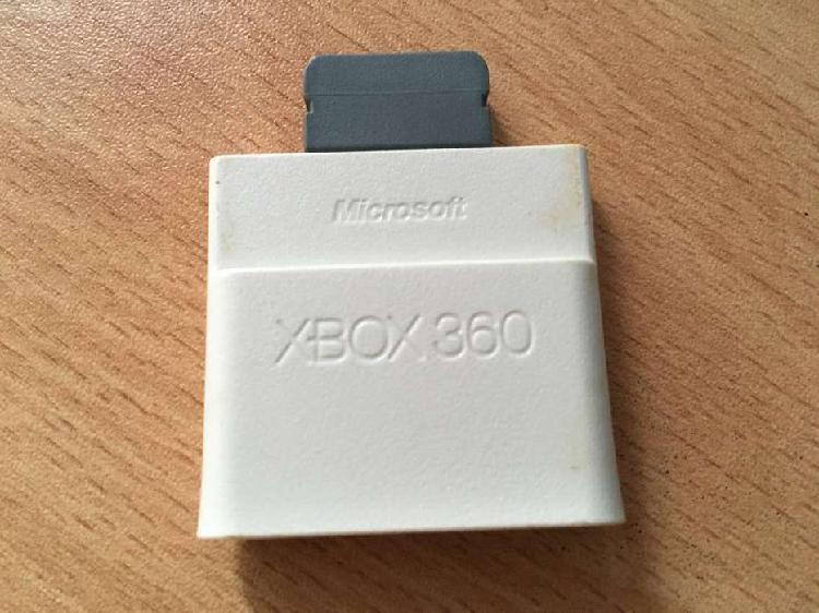 Xbox 360 Memoria 64 MB y juegos