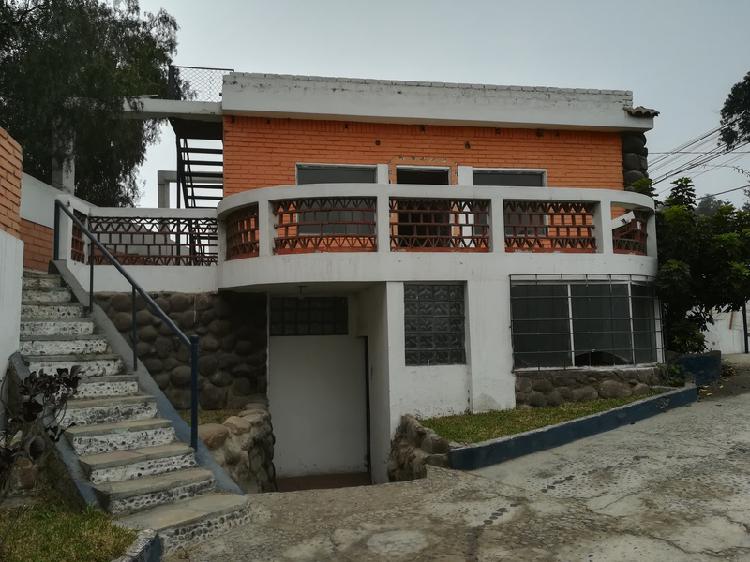 OPORTUNIDAD Gran casa con piscina en Chaclacayo