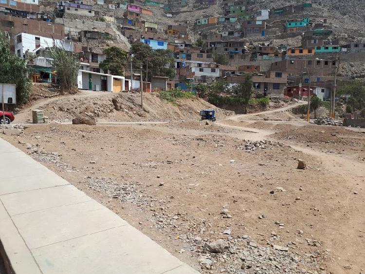 VENTA DE TERRENO EN ATE, EN ESQUINA