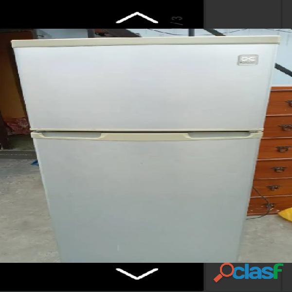Refrigeradora Daewoo fd270s