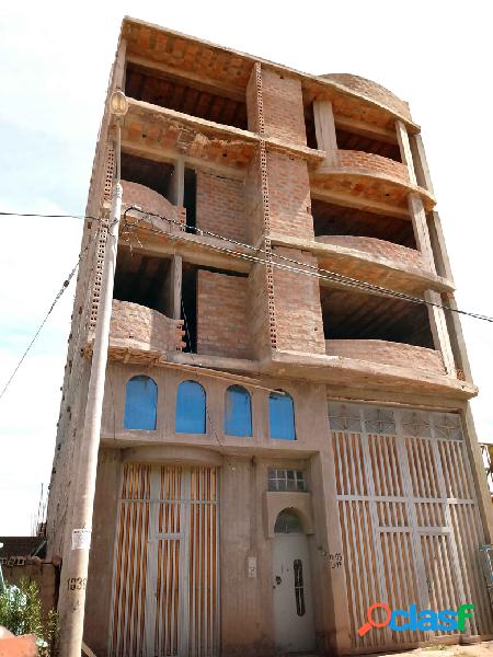Se Vende Casa de 4 pisos - Av. Tacna - Juliaca