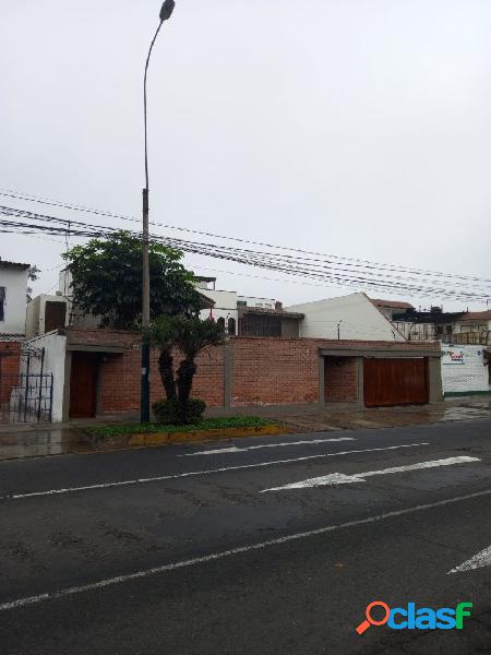 Venta de Casa en Plena avenida con comercio, La Molina