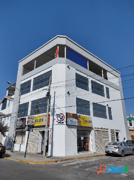 Venta edificio frente al Hospital Honorio Delgado
