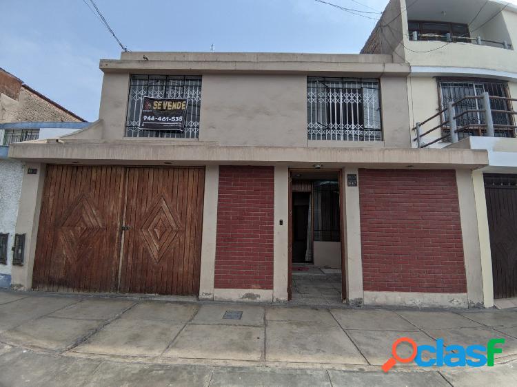 Vendo Casa en la Urbanizacion Las Brisas Cercado de Lima -