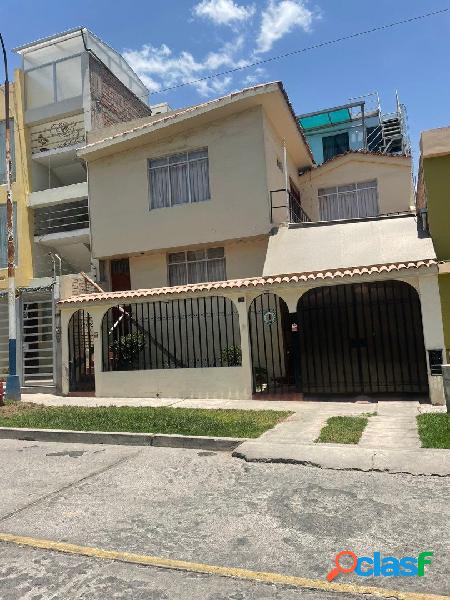 CASA EN VENTA EN YANAHUARA, EXCELENTE UBICACION