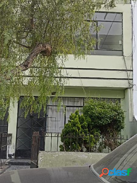 VENDO CASA EN MIRAFLORES